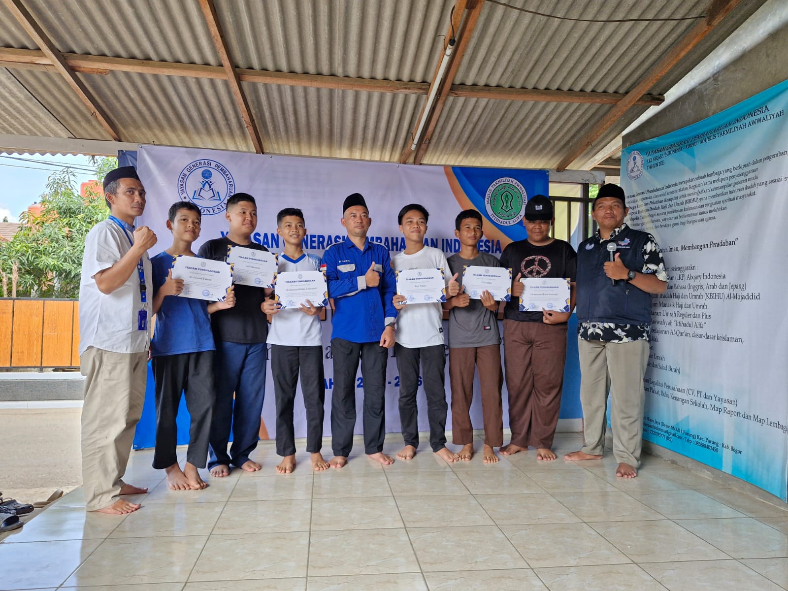 Penyerahan Sertifikat Angkatan Ke-1